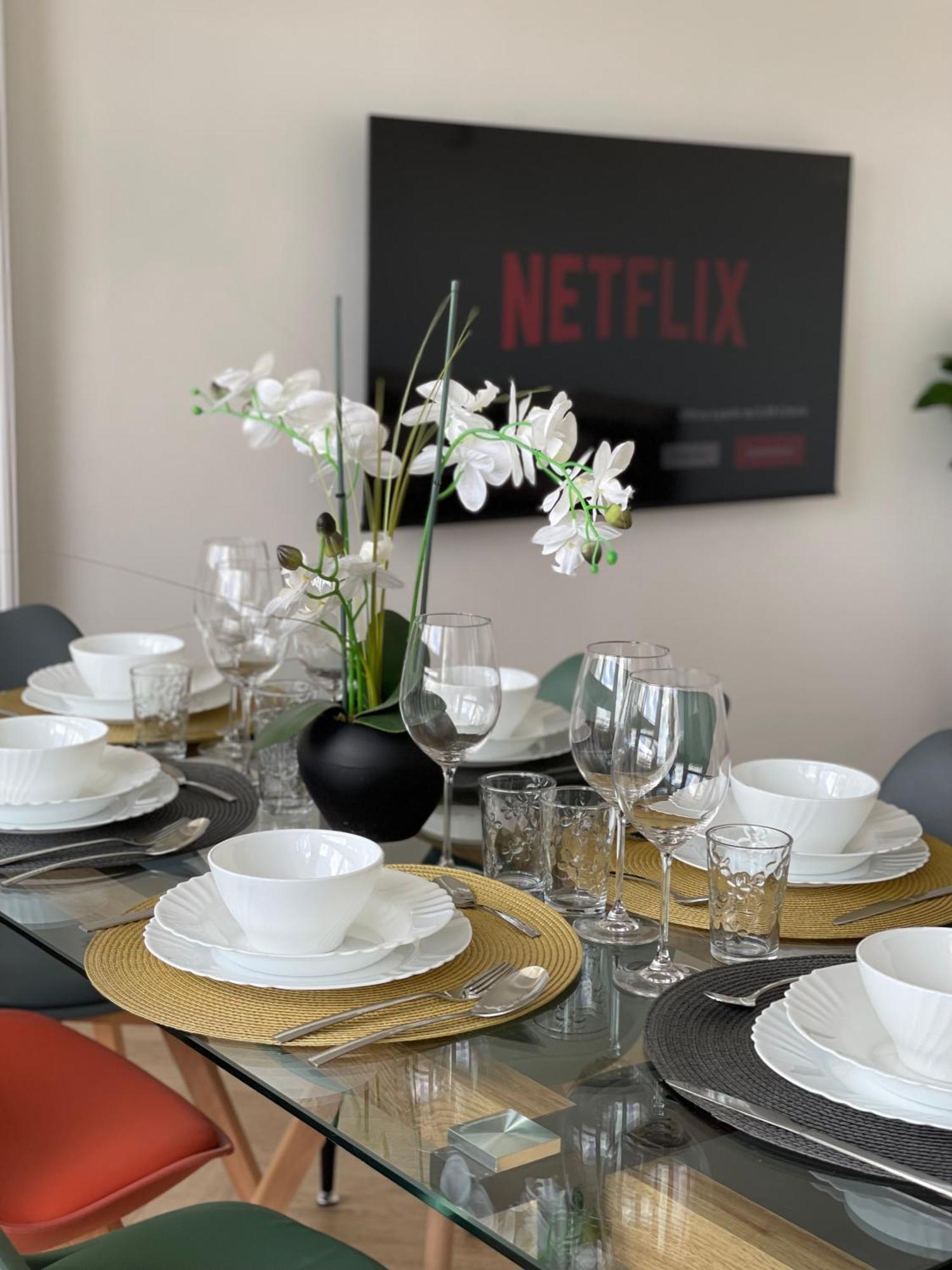 Paris Pantin Magnifique Appartement 4 Pieces De 108M2 Avec 2 Parking Interieur - Tres Cosy Pour 1 A 12 Personnes - Entierement Refait A Neuf Entire Apartment Luxurious And Warm - Pantin Paris 19 Eme Free Wifi Gratuit Dış mekan fotoğraf