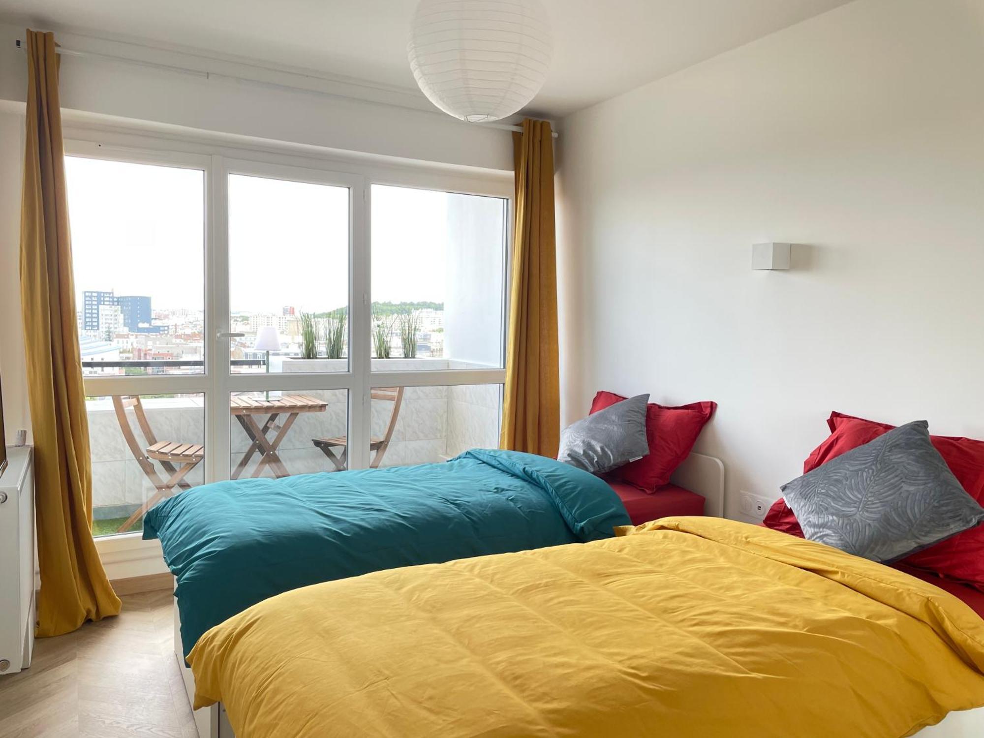 Paris Pantin Magnifique Appartement 4 Pieces De 108M2 Avec 2 Parking Interieur - Tres Cosy Pour 1 A 12 Personnes - Entierement Refait A Neuf Entire Apartment Luxurious And Warm - Pantin Paris 19 Eme Free Wifi Gratuit Dış mekan fotoğraf