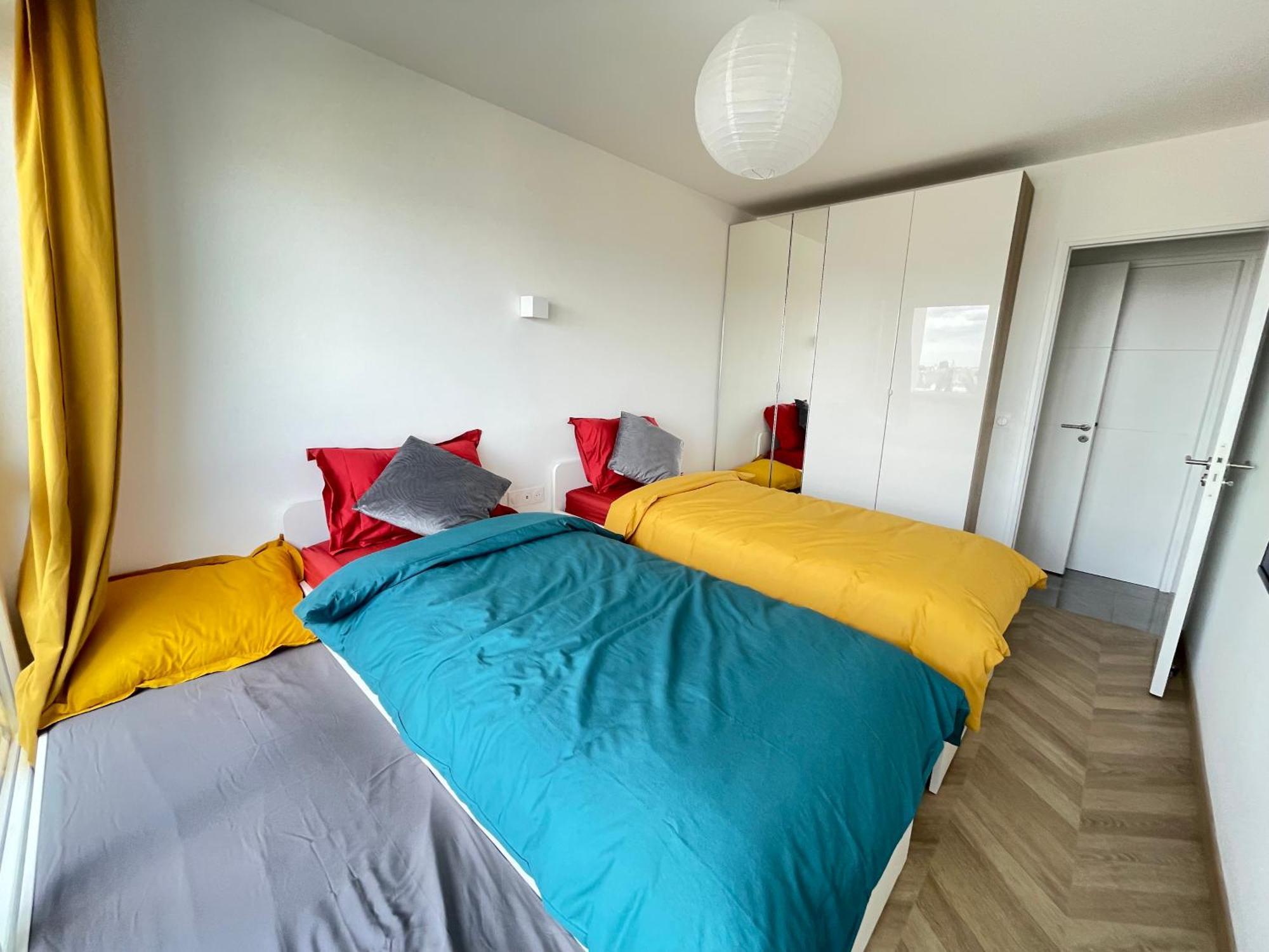 Paris Pantin Magnifique Appartement 4 Pieces De 108M2 Avec 2 Parking Interieur - Tres Cosy Pour 1 A 12 Personnes - Entierement Refait A Neuf Entire Apartment Luxurious And Warm - Pantin Paris 19 Eme Free Wifi Gratuit Dış mekan fotoğraf