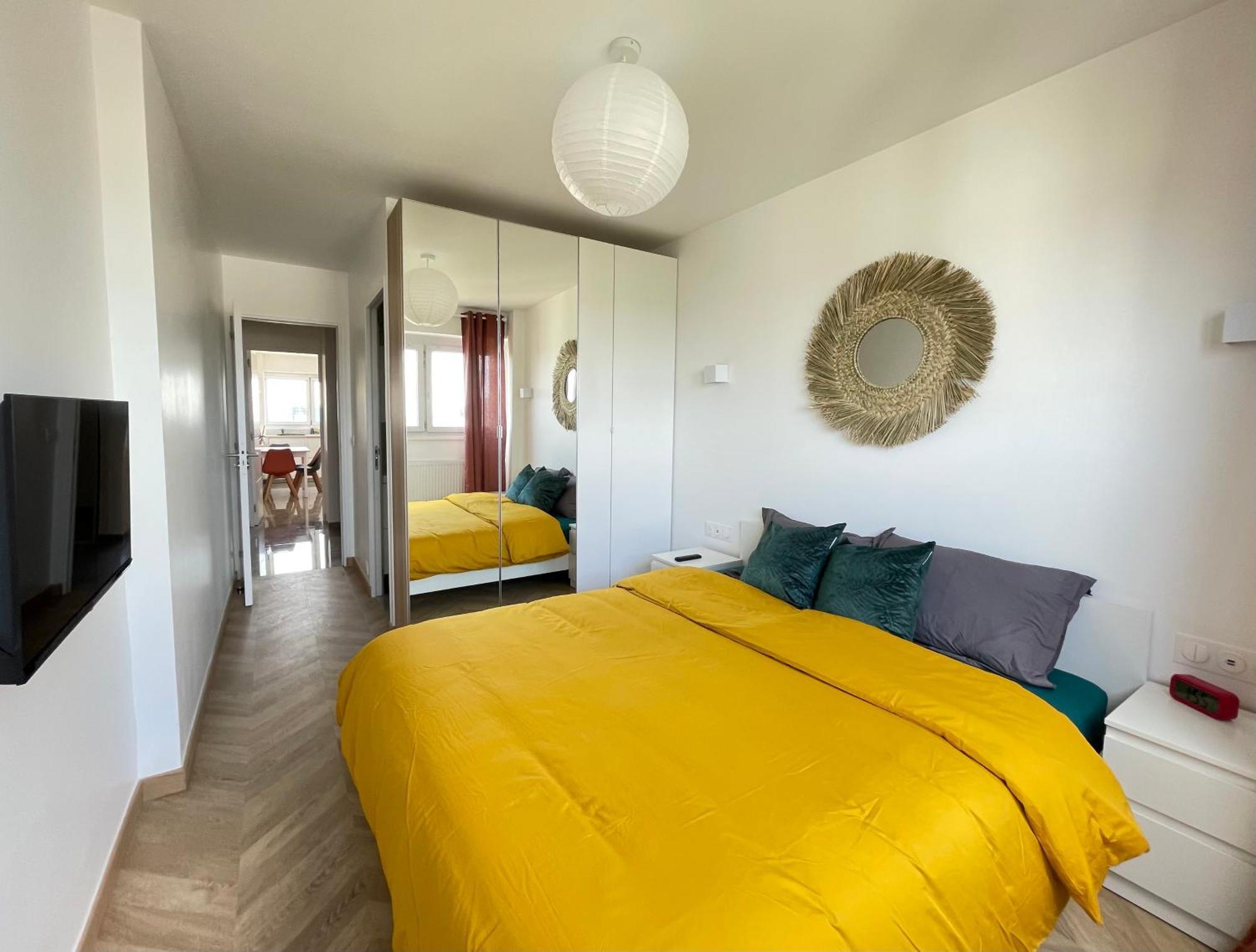 Paris Pantin Magnifique Appartement 4 Pieces De 108M2 Avec 2 Parking Interieur - Tres Cosy Pour 1 A 12 Personnes - Entierement Refait A Neuf Entire Apartment Luxurious And Warm - Pantin Paris 19 Eme Free Wifi Gratuit Dış mekan fotoğraf