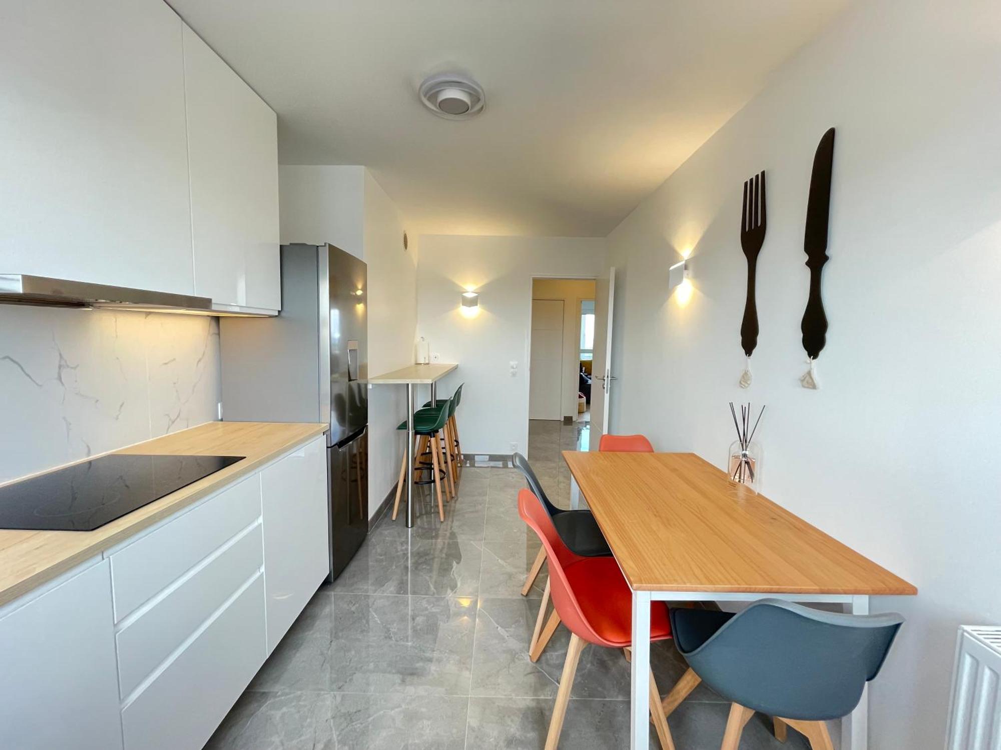 Paris Pantin Magnifique Appartement 4 Pieces De 108M2 Avec 2 Parking Interieur - Tres Cosy Pour 1 A 12 Personnes - Entierement Refait A Neuf Entire Apartment Luxurious And Warm - Pantin Paris 19 Eme Free Wifi Gratuit Dış mekan fotoğraf