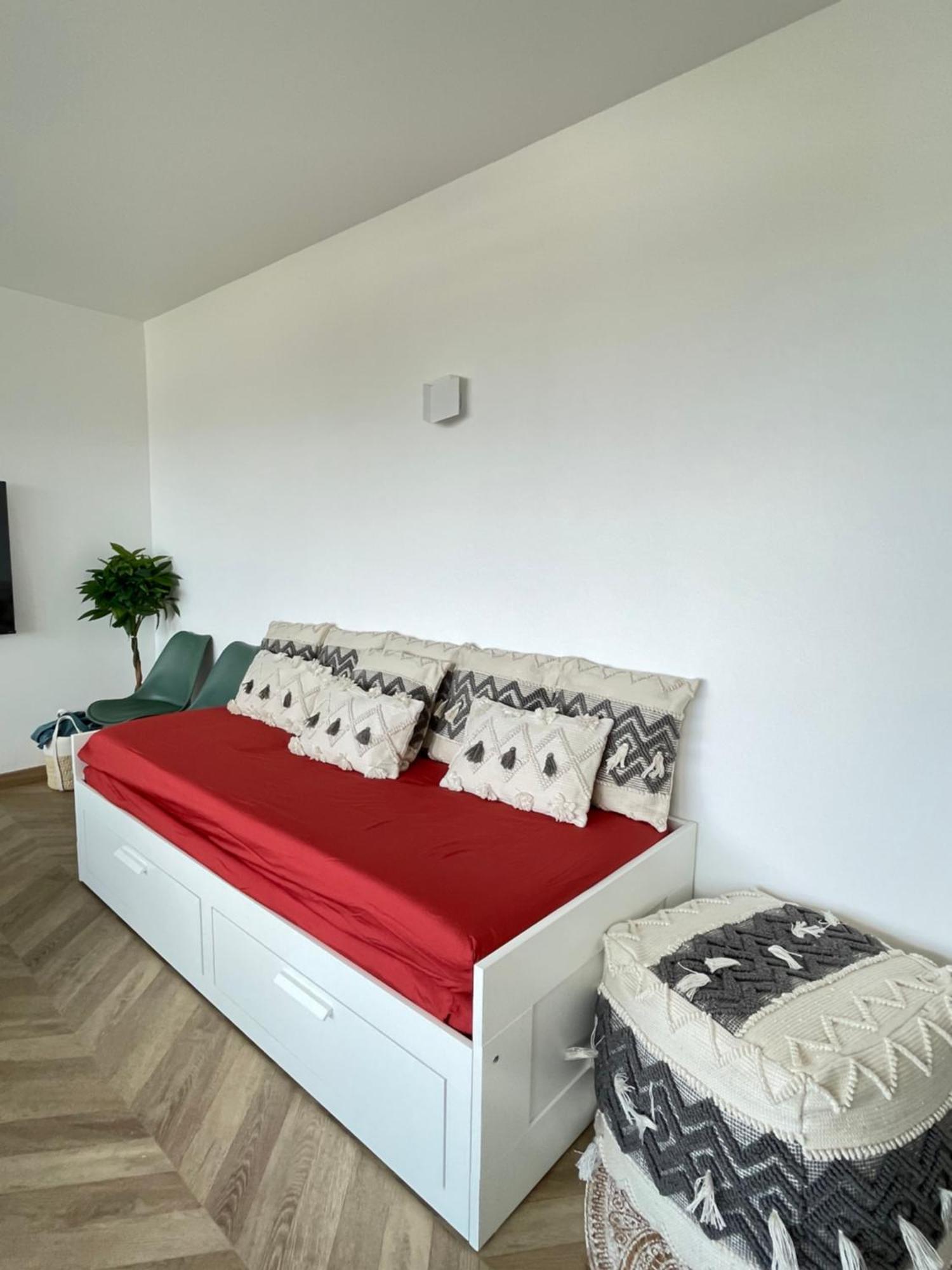 Paris Pantin Magnifique Appartement 4 Pieces De 108M2 Avec 2 Parking Interieur - Tres Cosy Pour 1 A 12 Personnes - Entierement Refait A Neuf Entire Apartment Luxurious And Warm - Pantin Paris 19 Eme Free Wifi Gratuit Dış mekan fotoğraf