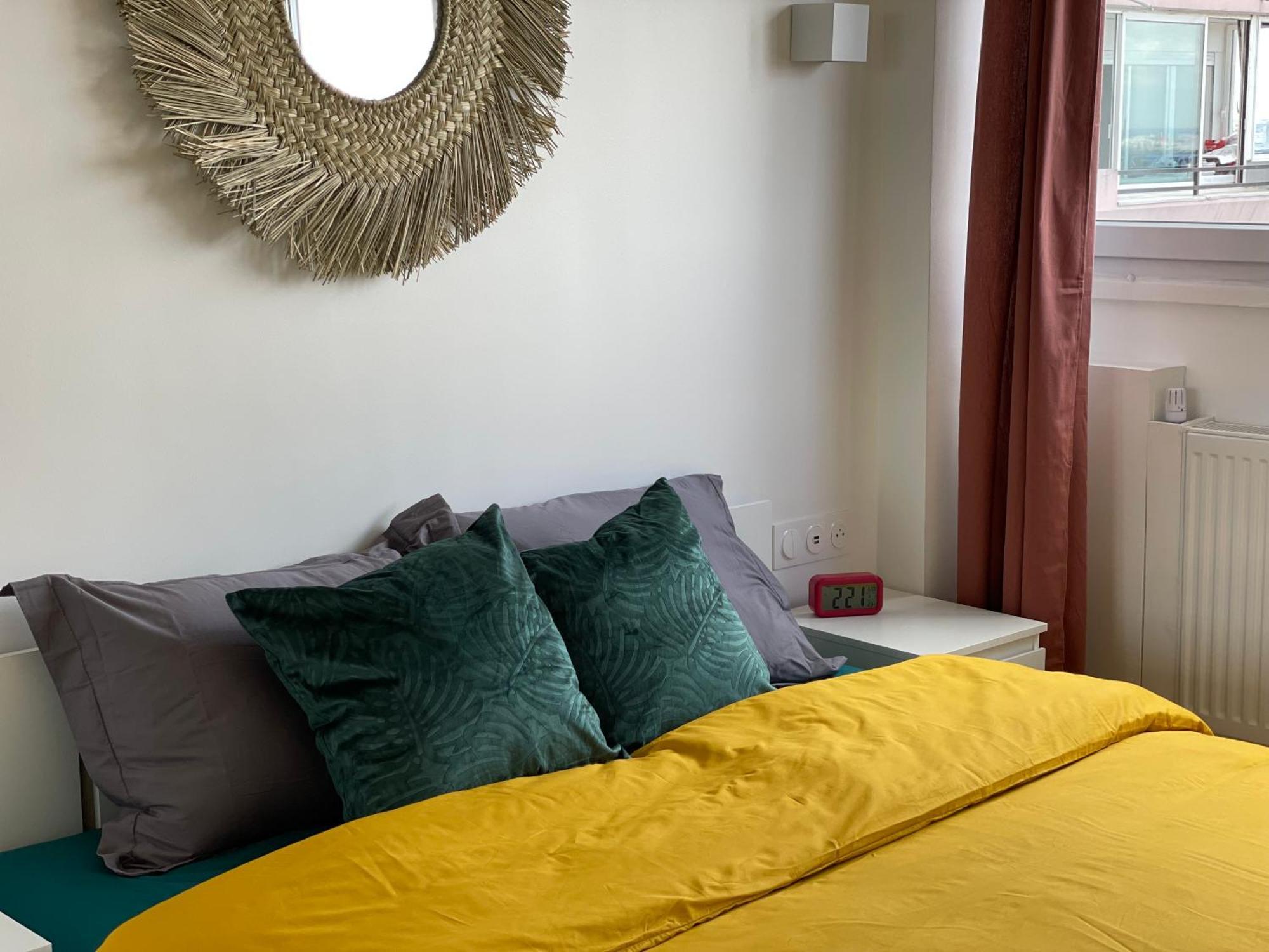 Paris Pantin Magnifique Appartement 4 Pieces De 108M2 Avec 2 Parking Interieur - Tres Cosy Pour 1 A 12 Personnes - Entierement Refait A Neuf Entire Apartment Luxurious And Warm - Pantin Paris 19 Eme Free Wifi Gratuit Dış mekan fotoğraf