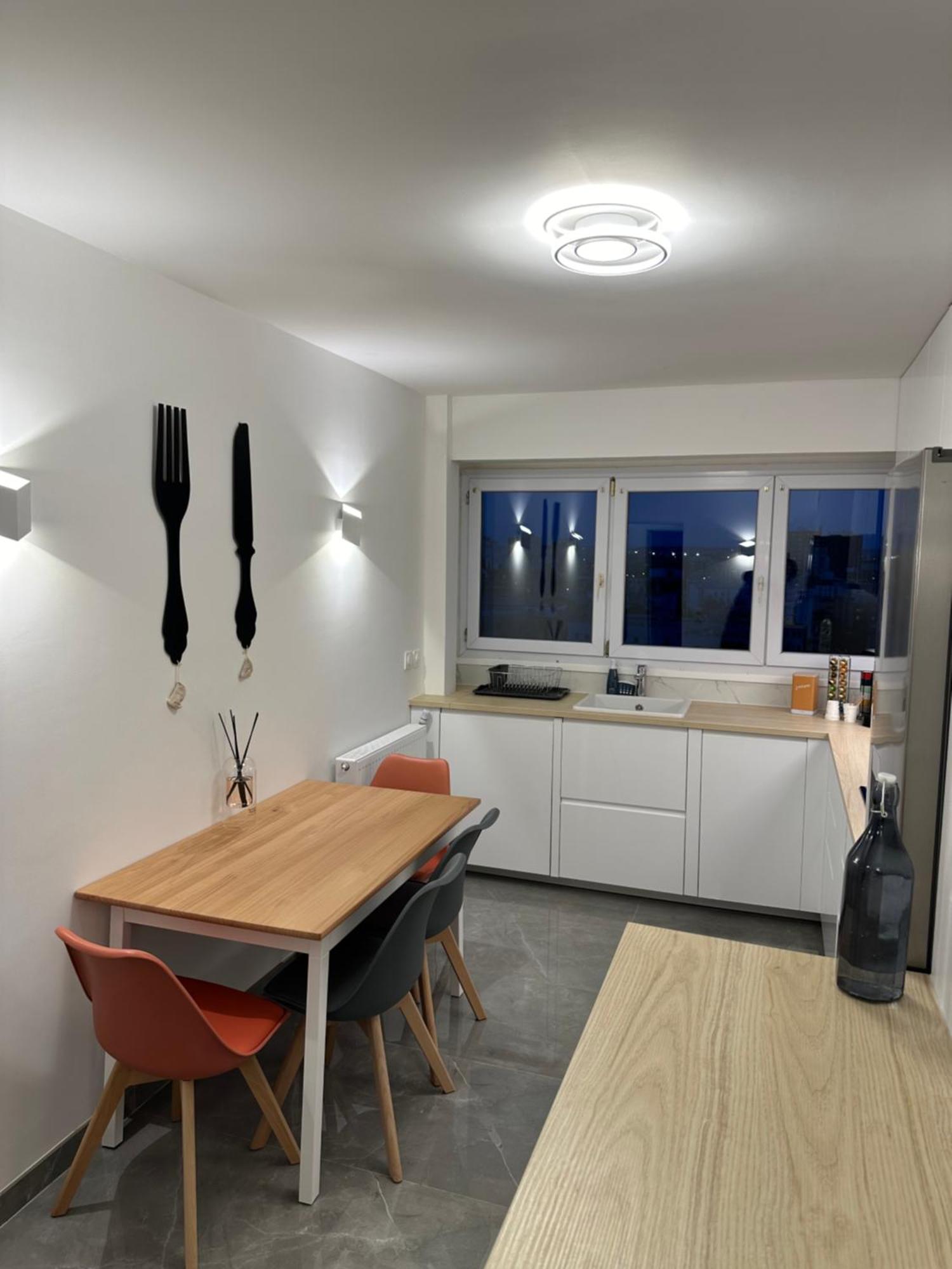 Paris Pantin Magnifique Appartement 4 Pieces De 108M2 Avec 2 Parking Interieur - Tres Cosy Pour 1 A 12 Personnes - Entierement Refait A Neuf Entire Apartment Luxurious And Warm - Pantin Paris 19 Eme Free Wifi Gratuit Dış mekan fotoğraf