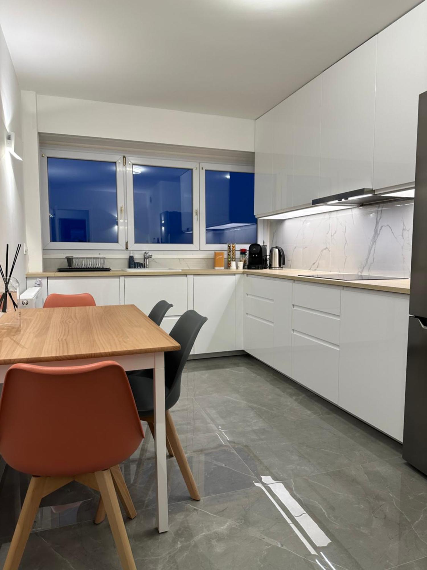 Paris Pantin Magnifique Appartement 4 Pieces De 108M2 Avec 2 Parking Interieur - Tres Cosy Pour 1 A 12 Personnes - Entierement Refait A Neuf Entire Apartment Luxurious And Warm - Pantin Paris 19 Eme Free Wifi Gratuit Dış mekan fotoğraf